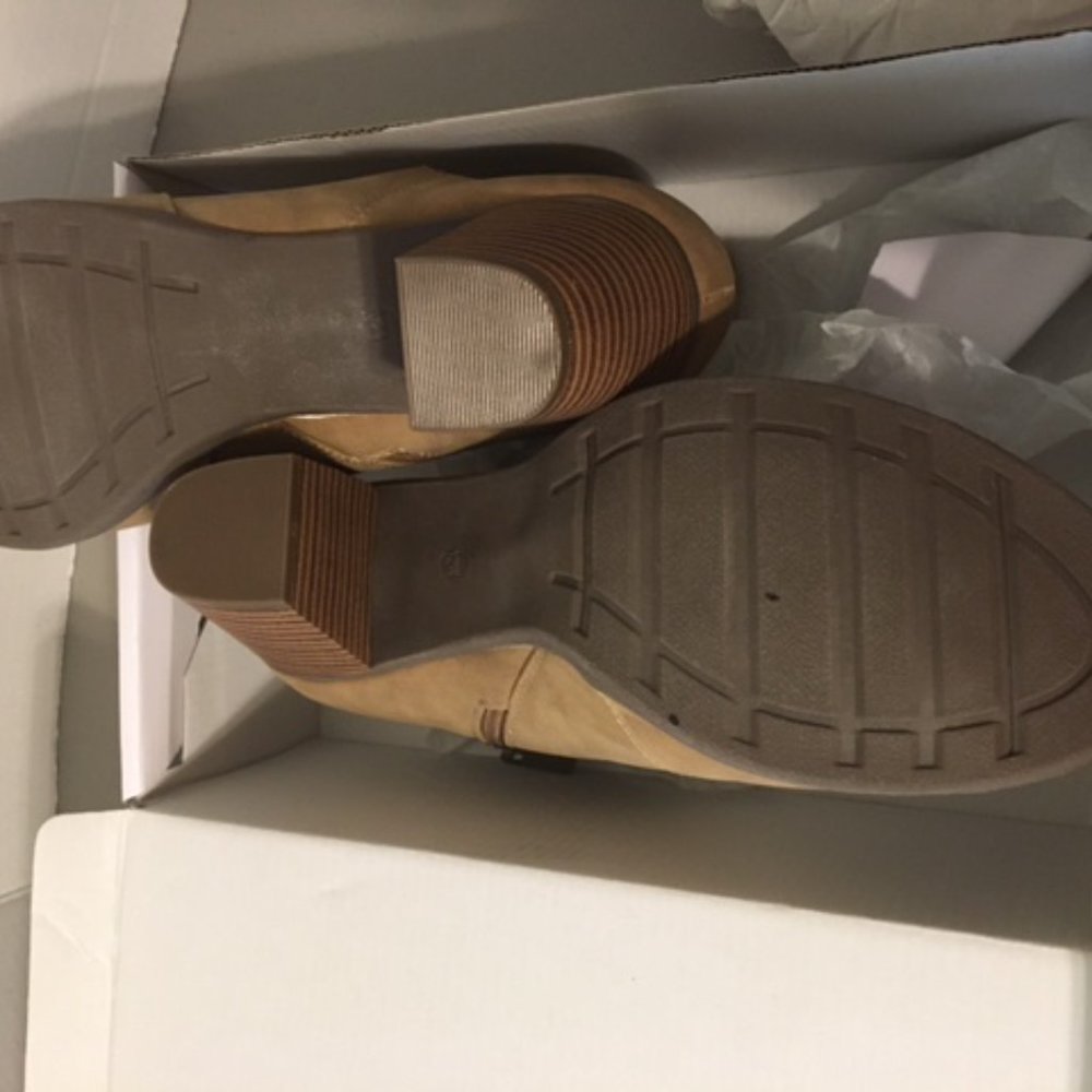 Camel Booty Boot - Picture 5 of 6